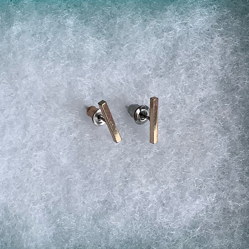 Gold bar studs